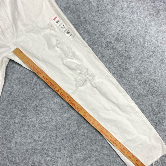 Levis 501 Men’s 31x30 White Original Straight Button‎ Fly Distressed Denim NWT - Picture 9 of 12